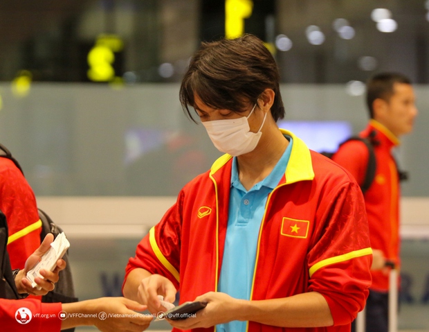 Đội tuyển Việt Nam trở về Hà Nội, bước vào quá trình chuẩn bị trận đấu với Đội tuyển Iraq