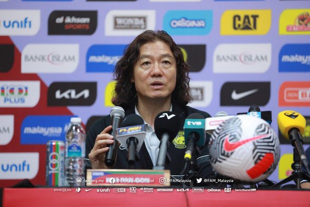 Thắng không tưởng ở vòng loại World Cup 2026, HLV tuyển Malaysia có ngay hợp đồng 3 năm - Ảnh 1. Thắng không tưởng ở vòng loại World Cup 2026, HLV tuyển Malaysia có ngay hợp đồng 3 năm - Ảnh 1.