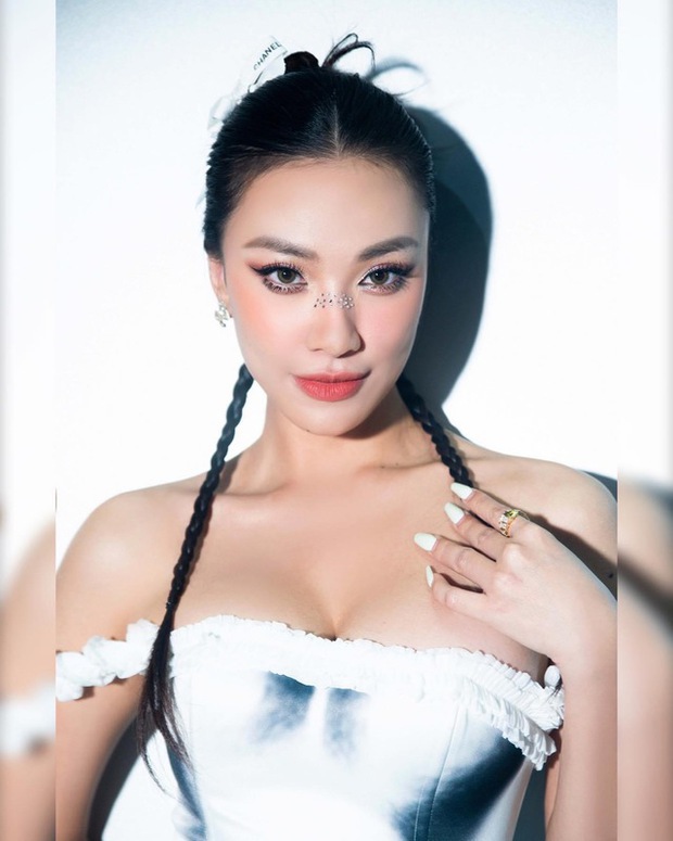 Vướng nghi vấn trùng tu nhan sắc vì gương mặt khác lạ, Á hậu Kim Duyên nói gì? - Ảnh 6. Vướng nghi vấn trùng tu nhan sắc vì gương mặt khác lạ, Á hậu Kim Duyên nói gì? - Ảnh 6.