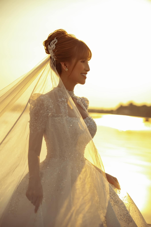 Thủ môn Việt Nam hàng đầu gặp niềm vui khi chào đón con đầu lòng