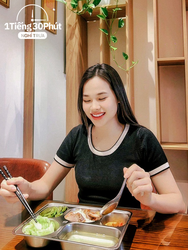 Bữa trưa ở văn phòng chất lượng như cơm nhà do công ty thuê riêng hai đầu bếp nấu ăn mỗi ngày - Ảnh 3. Bữa trưa ở văn phòng chất lượng như cơm nhà do công ty thuê riêng hai đầu bếp nấu ăn mỗi ngày - Ảnh 3.