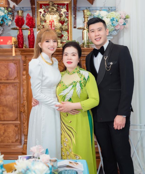 Thủ môn Việt Nam hàng đầu gặp niềm vui khi chào đón con đầu lòng