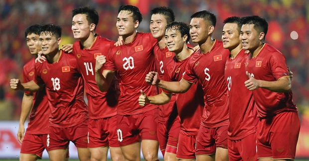 “Sự tranh cãi của cộng đồng mạng về đội hình đội tuyển Việt Nam tham dự vòng loại World Cup 2026 khi thiếu vắng cầu thủ hậu vệ xuất sắc nhất”