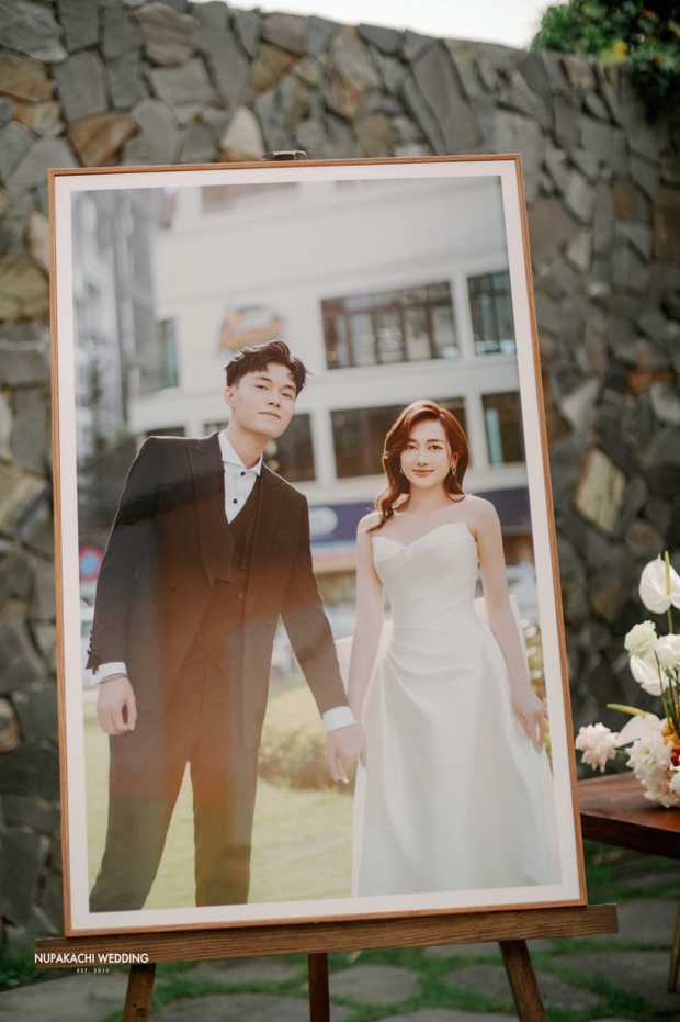 Hé lộ không gian đám cưới Phương Lan - Phan Đạt, cô dâu lộ diện xinh xắn trước giờ G - Ảnh 11.