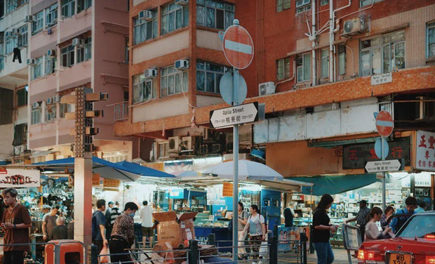 Blogger chia sẻ một ngày ăn chơi xả láng tại quận nghèo nhất Hồng Kông (Trung Quốc): Trả giá thoải mái, thứ gì cũng có! - Ảnh 3.