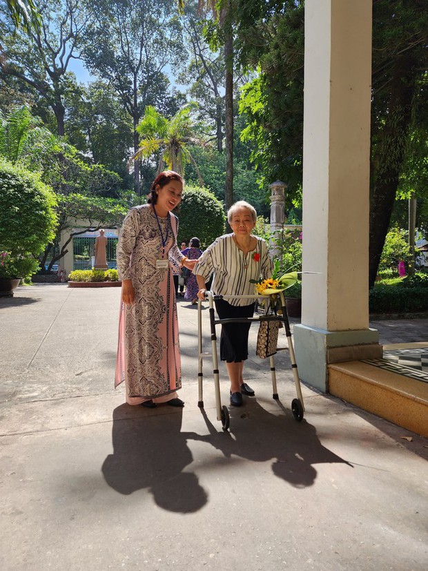 Ngày họp mặt đặc biệt tại ngôi trường gần 150 tuổi - Ảnh 3. Ngày họp mặt đặc biệt tại ngôi trường gần 150 tuổi - Ảnh 3.