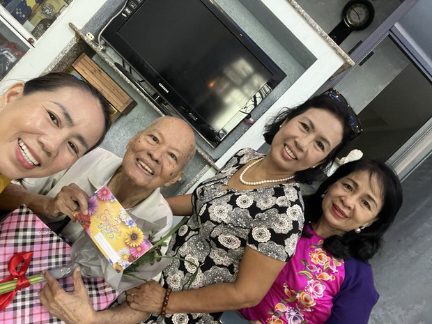 Ngày họp mặt đặc biệt tại ngôi trường gần 150 tuổi - Ảnh 7. Ngày họp mặt đặc biệt tại ngôi trường gần 150 tuổi - Ảnh 7.