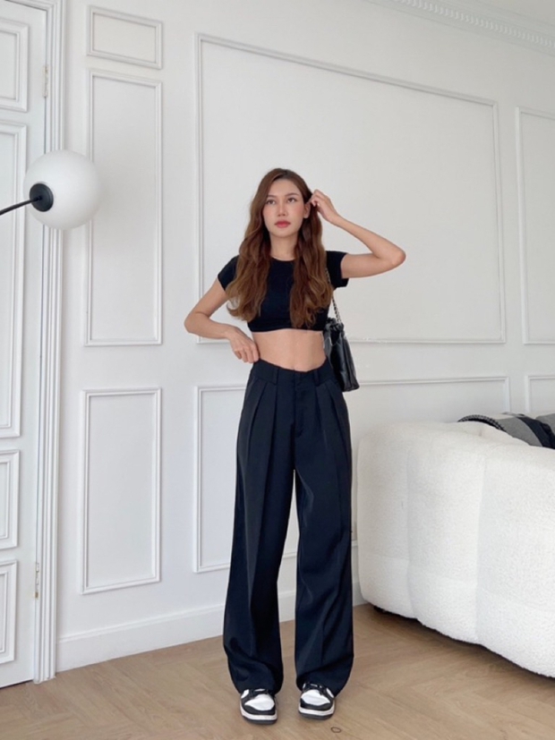 Chị đại Châu Tấn ở ngưỡng U50: Visual đỉnh bền vững, thêm style trẻ trung sành điệu càng góp phần hack tuổi - Ảnh 15.