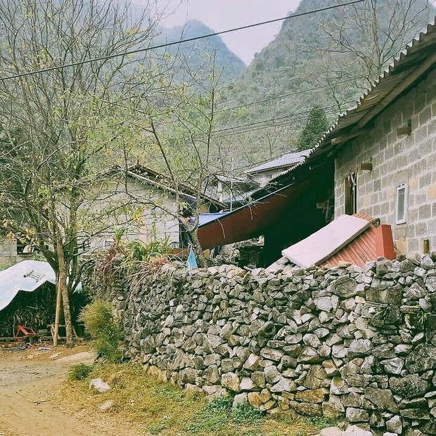 Vẻ mộc mạc, yên bình ở làng cổ trăm tuổi tưởng chừng bị lãng quên ở Hà Giang - Ảnh 7.