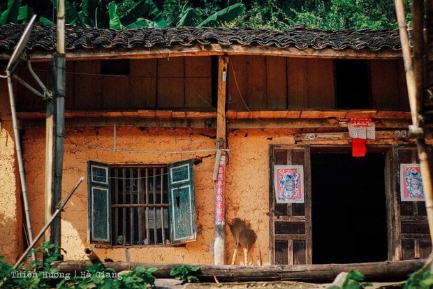 Vẻ mộc mạc, yên bình ở làng cổ trăm tuổi tưởng chừng bị lãng quên ở Hà Giang - Ảnh 5.