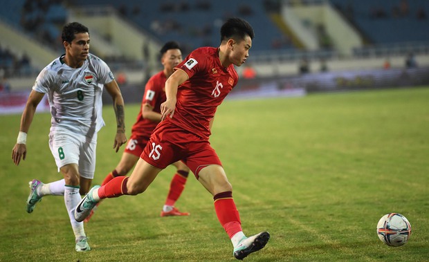 Đặng Văn Lâm xuất sắc cứu thua nhưng không thể ngăn chặn bàn thua đau lòng ở phút bù giờ cuối cùng