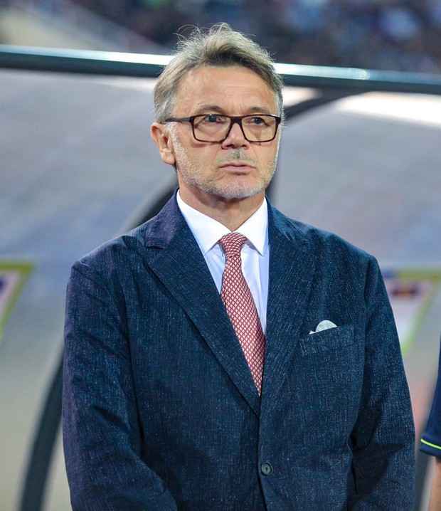 Tố chất biểu cảm phong phú của HLV Troussier trên sân Mỹ Đình