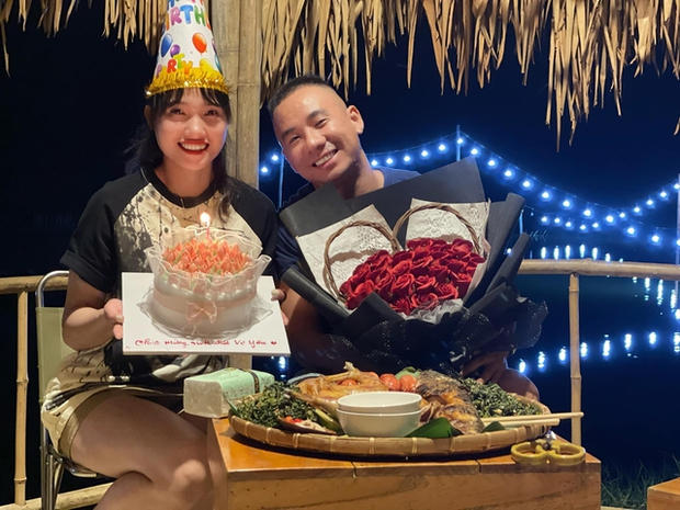 Nữ trung uý xinh đẹp chọn hoãn cưới, đăng bộ ảnh cưới ngọt ngào bên chồng làm quân nhân