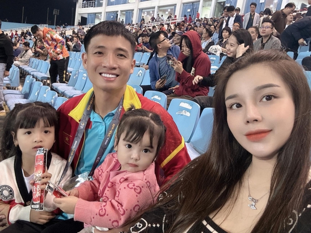 Va chạm hôn nhân, Khánh Linh suy nghĩ 'nhầm người' nhưng rồi chao lớn bởi một hành động ngọt ngào