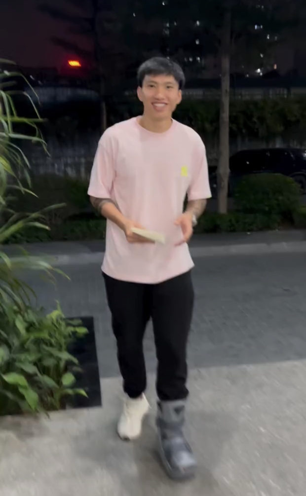 Đoàn Văn Hậu nỗ lực khôi phục thể lực sau chấn thương gần ngày cưới cùng Doãn Hải My