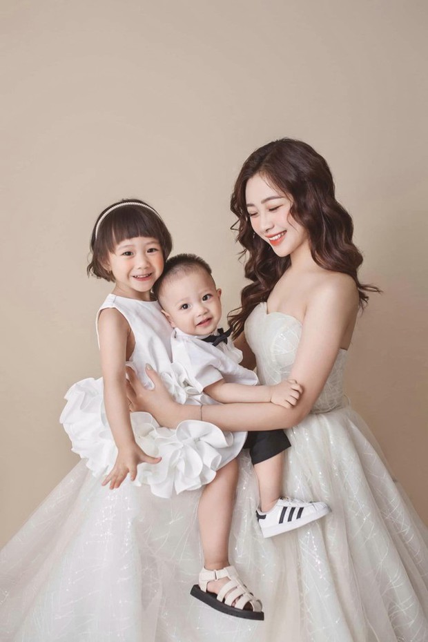 Tiền vệ tuyển Việt Nam kỷ niệm Giáng sinh hoàn hảo bên hotgirl xứ Nghệ