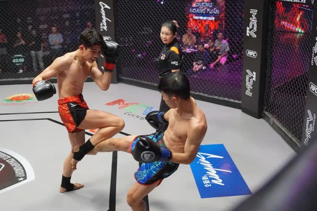 Phạm Văn Nam vô địch đòn kết liễu võ sĩ Nga tại giải đấu Master Of Fights Championship