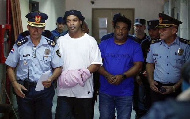 Ronaldinho: Học đòan cõi Triệu Phú trong thời đại suy thoái