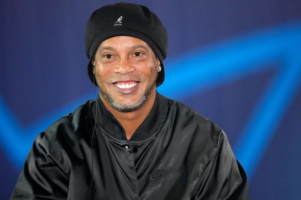 Ronaldinho: Học đòan cõi Triệu Phú trong thời đại suy thoái