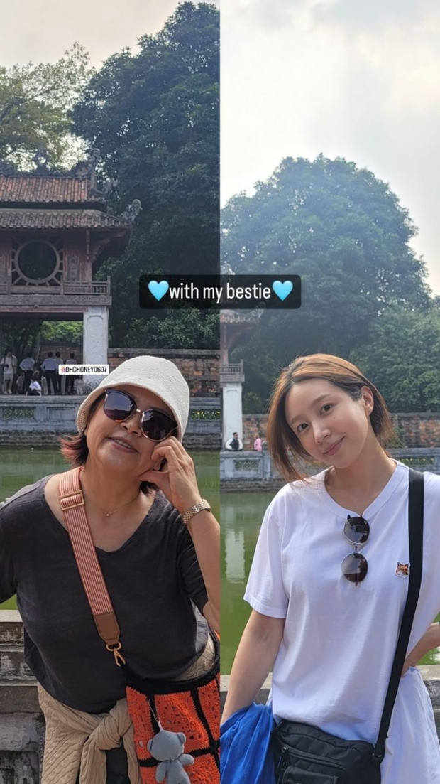 Sao Hàn thi nhau đổ bộ Việt Nam: Hani (EXID) để mặt mộc đi chơi Hà Nội với mẹ, 1 nữ idol hào hứng check-in Đà Nẵng - Ảnh 2.