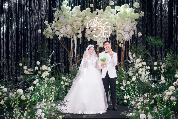 Nhẫn cưới của Đoàn Văn Hậu - Doãn Hải My: Tổng giá trị gần 300 triệu, tên gọi tràn đầy yêu thương - Ảnh 5. Nhẫn cưới của Đoàn Văn Hậu - Doãn Hải My: Tổng giá trị gần 300 triệu, tên gọi tràn đầy yêu thương - Ảnh 5.