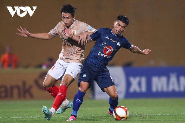 Tiền đạo ĐT Việt Nam chấn thương, HAGL sa thải các cầu thủ sau thất bại ở Cúp Quốc gia