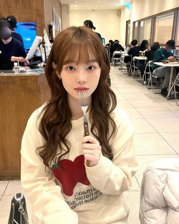 Quý ông này duy nhất có bạn gái ở T1, vẻ đẹp nữ chính gây sốc thế nào?