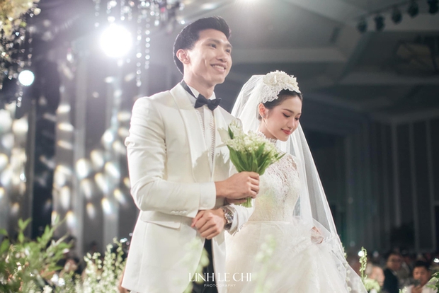 Nhẫn cưới của Đoàn Văn Hậu - Doãn Hải My: Tổng giá trị gần 300 triệu, tên gọi tràn đầy yêu thương - Ảnh 1. Nhẫn cưới của Đoàn Văn Hậu - Doãn Hải My: Tổng giá trị gần 300 triệu, tên gọi tràn đầy yêu thương - Ảnh 1.