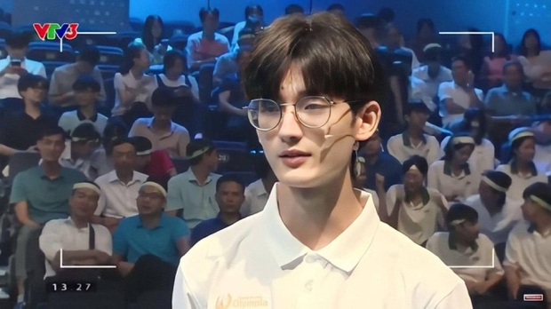 Olympia năm thứ 24 diễn ra chưa lâu nhưng netizen đã liên tục trụy tim bởi loạt thí sinh nhan sắc như idol Hàn! - Ảnh 3.