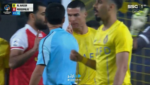 Ronaldo tạo dấu ấn với hành động đẹp sau khi đội nhà được hưởng phạt đền