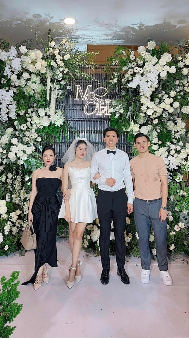 Vợ Hồ Tấn Tài gây sốc khi chia sẻ hình ảnh tham dự đám cưới Đoàn Văn Hậu