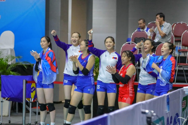 Vẻ dễ thương, đáng yêu khiến sao bóng chuyền Mông Cổ gắn kết