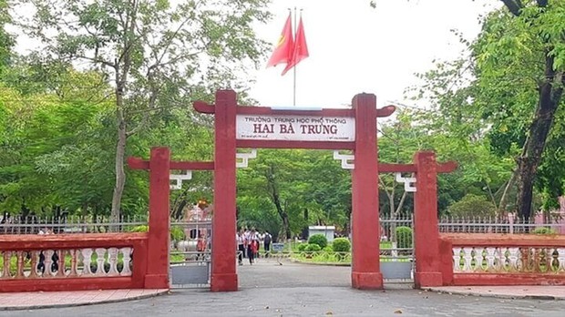 Vụ nữ giáo viên bị khoá tay cưỡng chế khỏi lớp học: Kỷ luật hiệu trưởng - Ảnh 1.