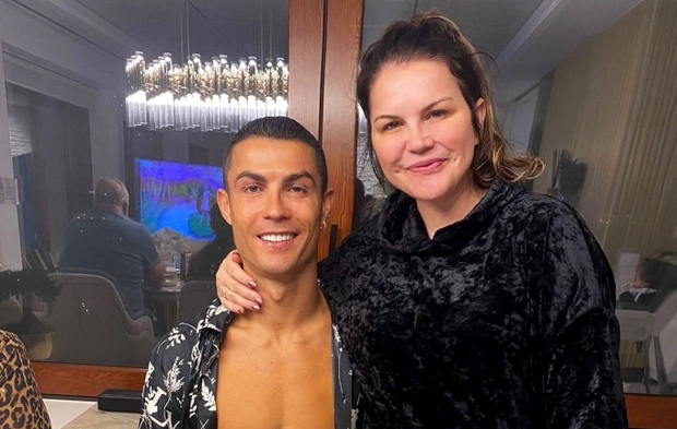 Ronaldo đang bị chỉ trích vì có động thái mỉa mai Messi, chị gái lại bất ngờ đổ thêm dầu vào lửa - Ảnh 2.