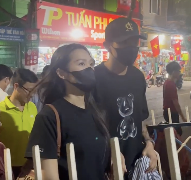 Đoàn Văn Hậu và Doãn Hải My tung bước vào đám cưới