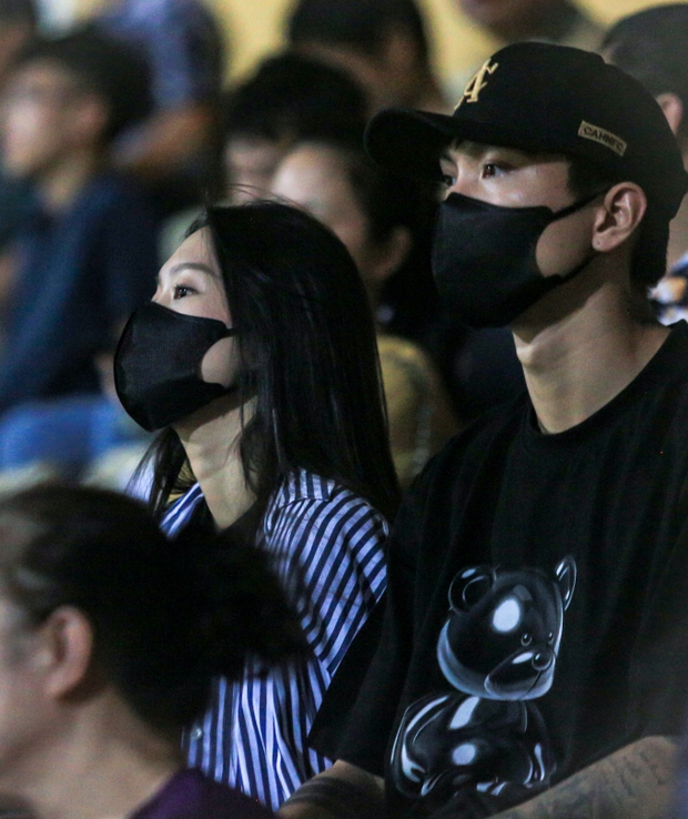 Doãn Hải My và Đoàn Văn Hậu xuất hiện đẳng cấp, điều bận rộn nhưng không quên tình nhân tại sân Hàng Đẫy trước đám cưới