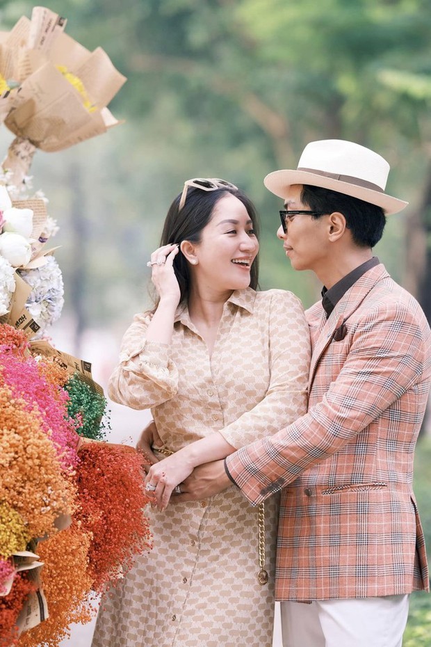 Khánh Thi và Phan Hiển tận hưởng tình yêu thu Hà Nội, câu hỏi ôn nhu: Em có muốn có thêm con không?