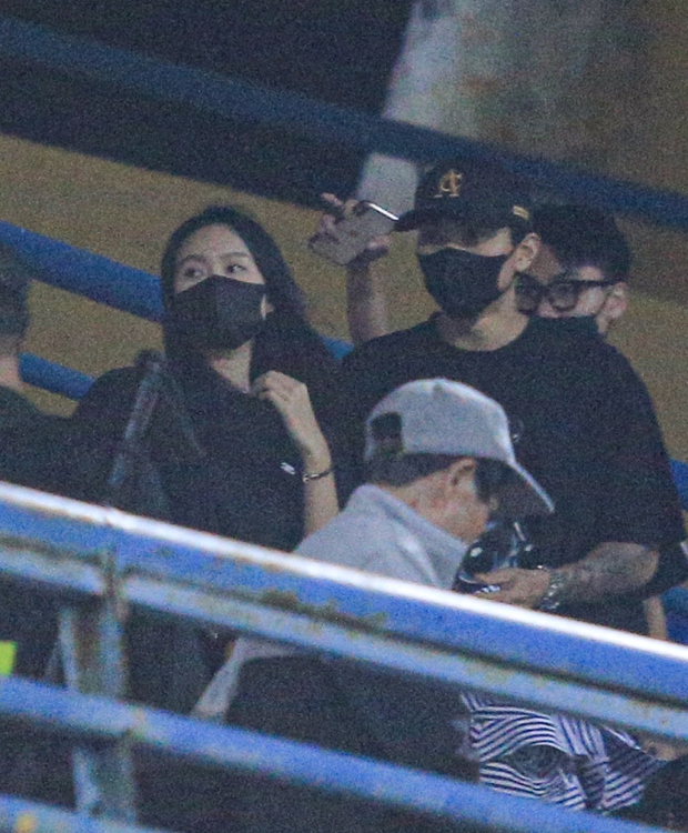 Doãn Hải My và Đoàn Văn Hậu xuất hiện đẳng cấp, điều bận rộn nhưng không quên tình nhân tại sân Hàng Đẫy trước đám cưới