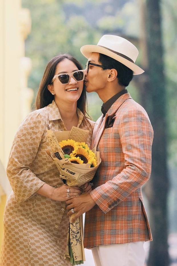 Khánh Thi và Phan Hiển tận hưởng tình yêu thu Hà Nội, câu hỏi ôn nhu: Em có muốn có thêm con không?