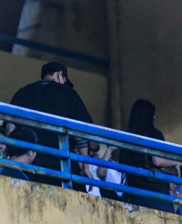 Doãn Hải My và Đoàn Văn Hậu xuất hiện đẳng cấp, điều bận rộn nhưng không quên tình nhân tại sân Hàng Đẫy trước đám cưới