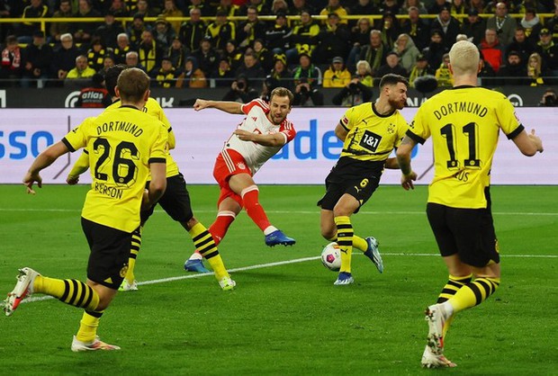 Kane ghi hat-trick, lập kỷ lục vô tiền khoáng hậu tại Bundesliga