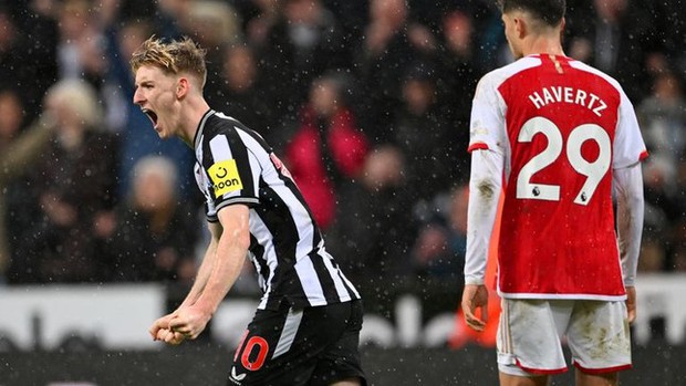 Hàng công chật vật, Arsenal chia điểm tại St James' Park