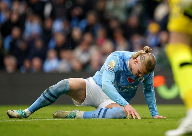 Erling Haaland gặp chấn thương, Man City vẫn tỏa sáng với 6 bàn thắng