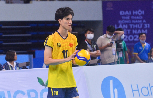 Bích Tuyền - Hành trình đầy sóng gió và thành công của khủng long bóng chuyền gây tranh cãi về xét nghiệm giới tính