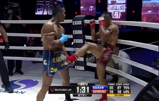 Buakaw vượt qua Saenchai trong cuộc đọ sức của hai huyền thoại
