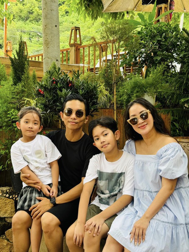 Phan Hiển dẫn Khánh Thi và con cái tới Vũng Tàu vui chơi vì một lý do