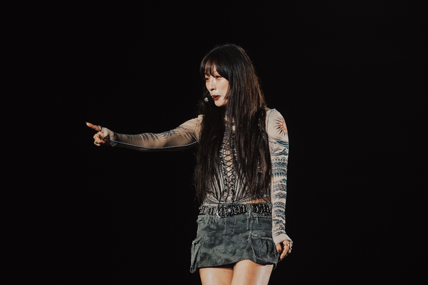 Nữ hoàng Lee Hyori tỏa sáng với màn diễn nón lá siêu hot 10 Minutes tại TPHCM - Cuộc hành trình 25 năm chinh phục ngôi sao đình đám!