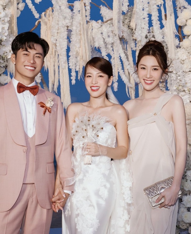 Thuý Ngân dính nghi vấn “trùng tu nhan sắc với chiếc cằm khác lạ - Ảnh 1. Thuý Ngân dính nghi vấn “trùng tu nhan sắc với chiếc cằm khác lạ - Ảnh 1.