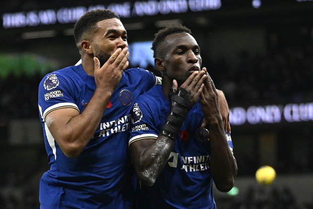 Chelsea thắng đậm trước Tottenham sau thẻ đỏ