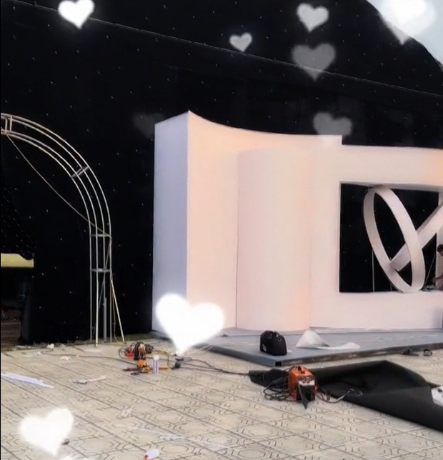 Ảnh cưới tuyệt đẹp của Đoàn Văn Hậu và Doãn Hải My được chụp tại rạp cưới ở Thái Bình